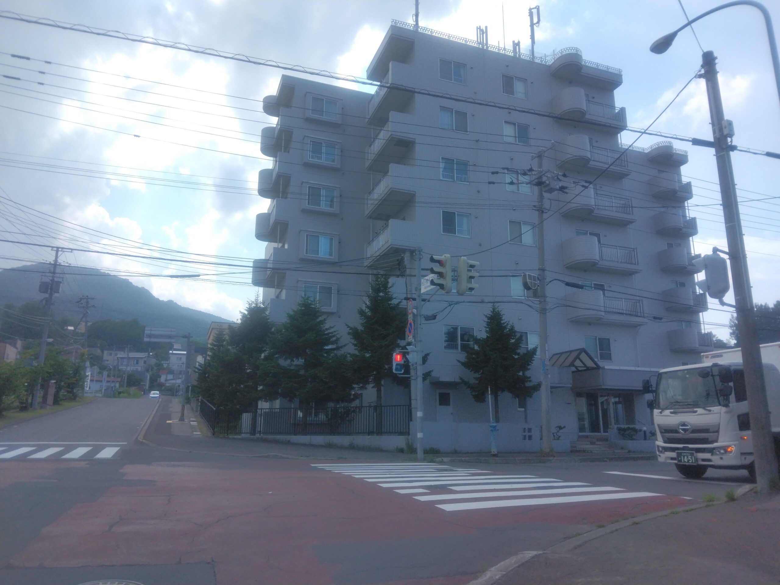 小樽市内にある格調高いマンションのリフォームに取組みました